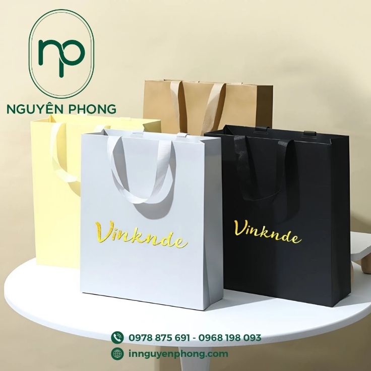 Mẫu túi giấy ép kim sang trọng